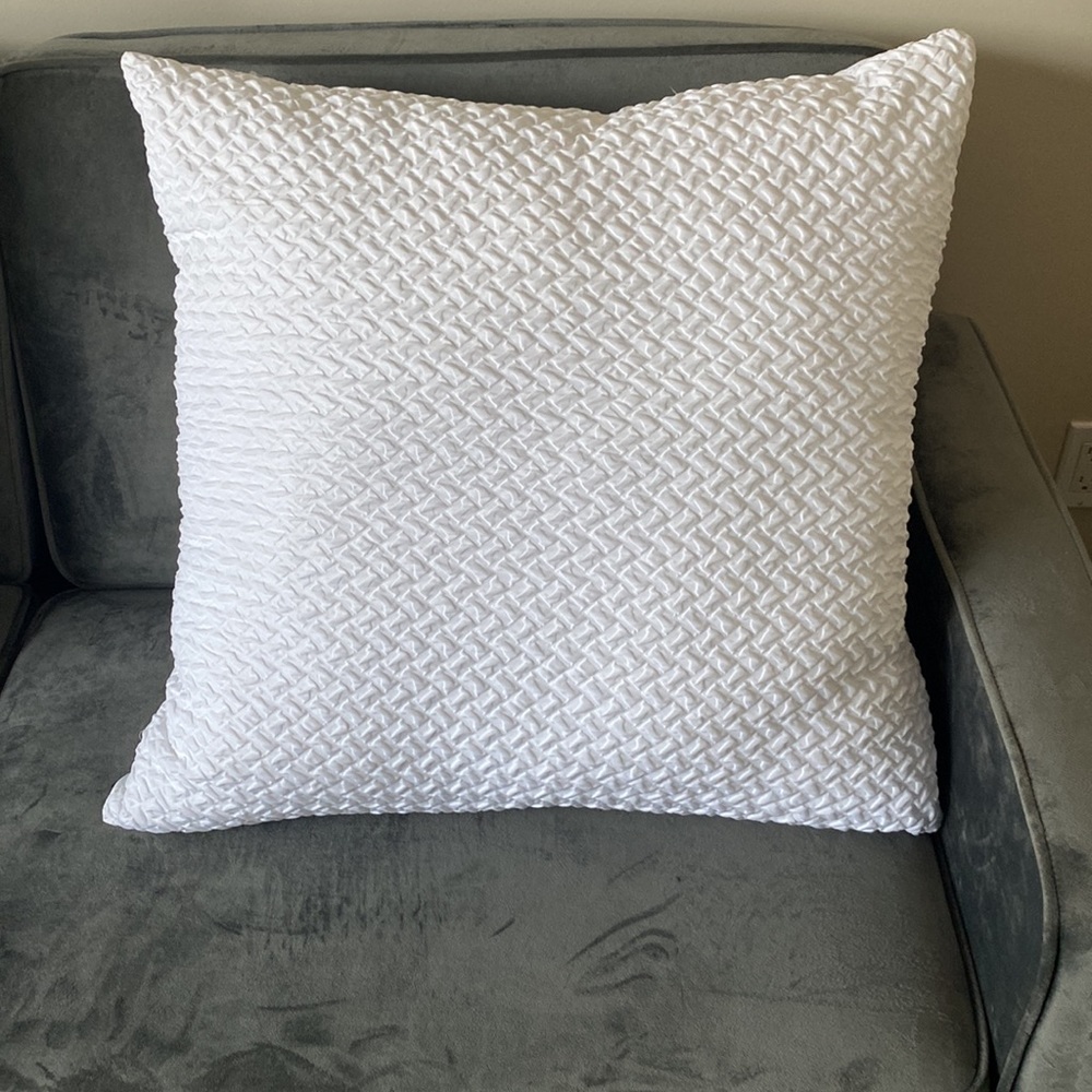 2 Beautiful textured white pillows 26 x 26 in. New without tags, never used.